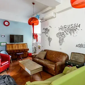 Albergue Of The Sun, Nápoles